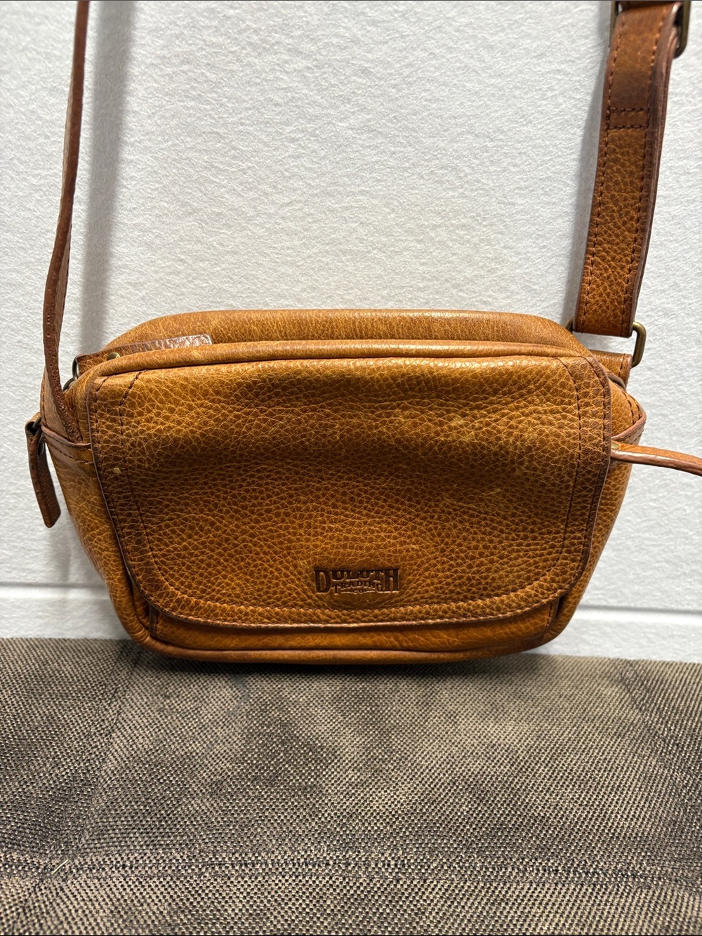 Vintage Duluth Trading Light Brown Leather Adjustable Crossbody Bag